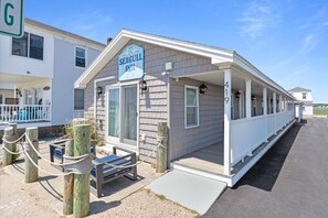 Exterior - *Sleeps 2 | Hampton Beach Suite | Pet Friendly - (Hampton)