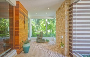 Villa, Smoking