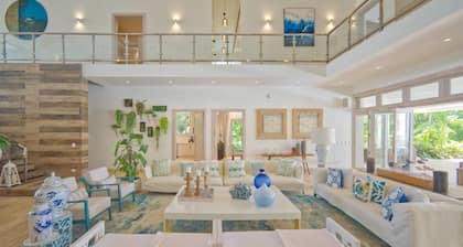 Modern Villa With Ocean View and Service Staff