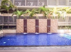 3 outdoor pools