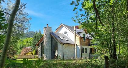 Exceptional New Beautiful House in Trossachs Loch Lomond National P. Brig O Turk