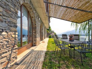 Outdoor dining - Climb, Cruise & Dine; Lake como (Gravedona)