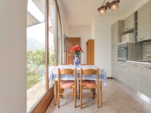 Dining - Climb, Cruise & Dine; Lake como (Gravedona)