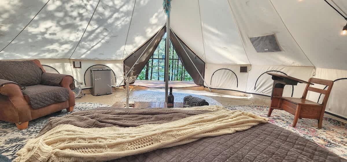 WiFi, bed sheets