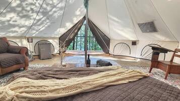WiFi, bed sheets