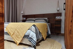 2 Schlafzimmer, Zimmersafe, Schreibtisch, Bügeleisen/Bügelbrett