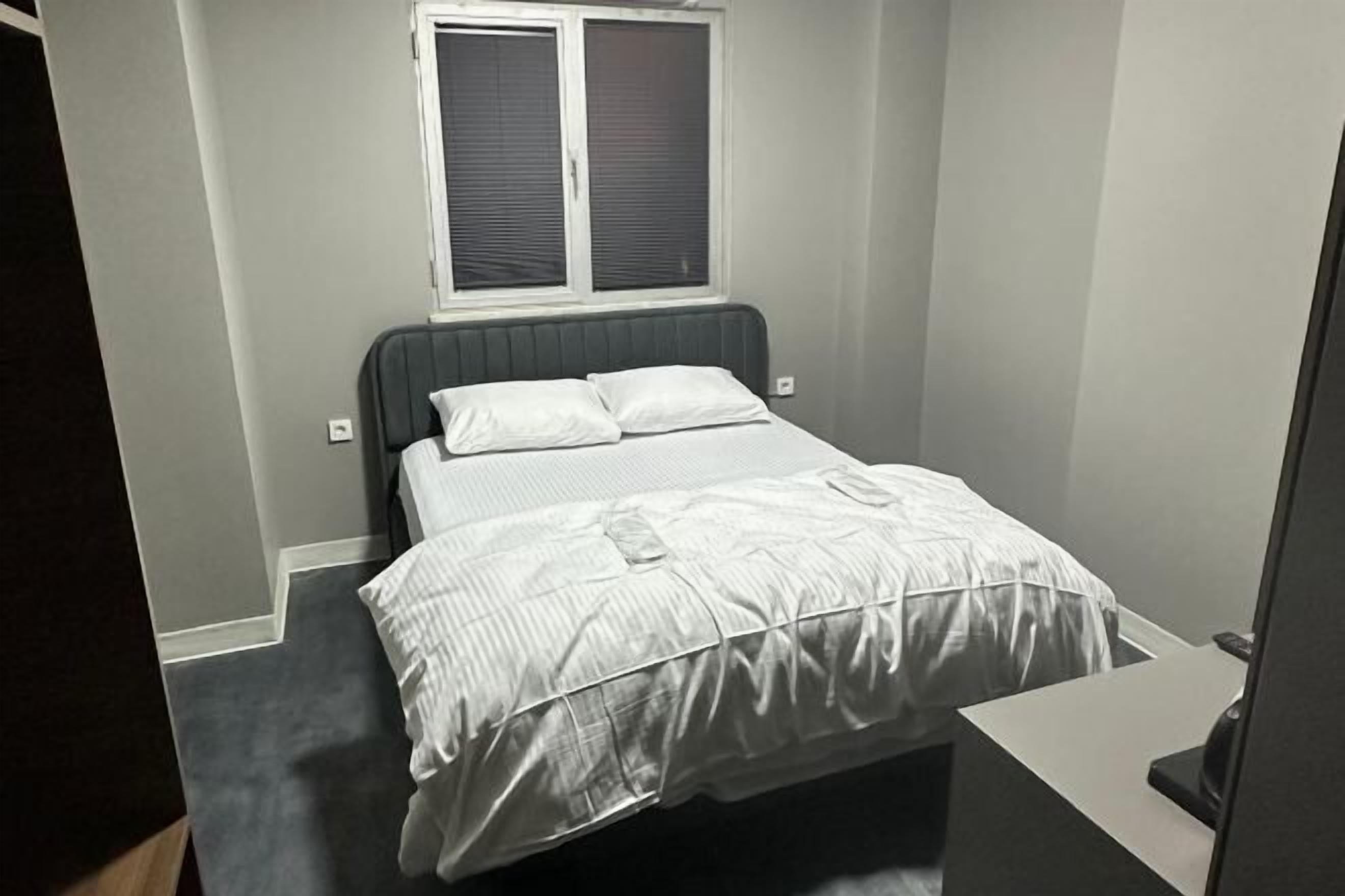 Matelas mémoire de forme, bureau, chambres insonorisées, Wi-Fi gratuit