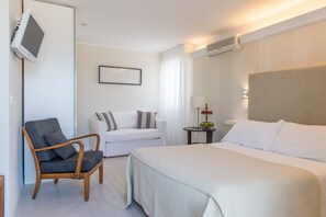 ジュニア スイート | イタリアのフレッテ製シーツ、高級寝具、セーフティボックス (室内)、デスク