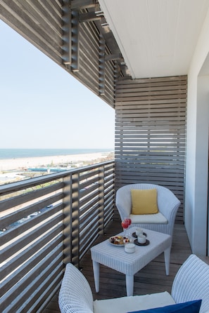 Luxury Triple Room | Terrace/patio