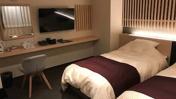 1 bedroom, desk, bed sheets