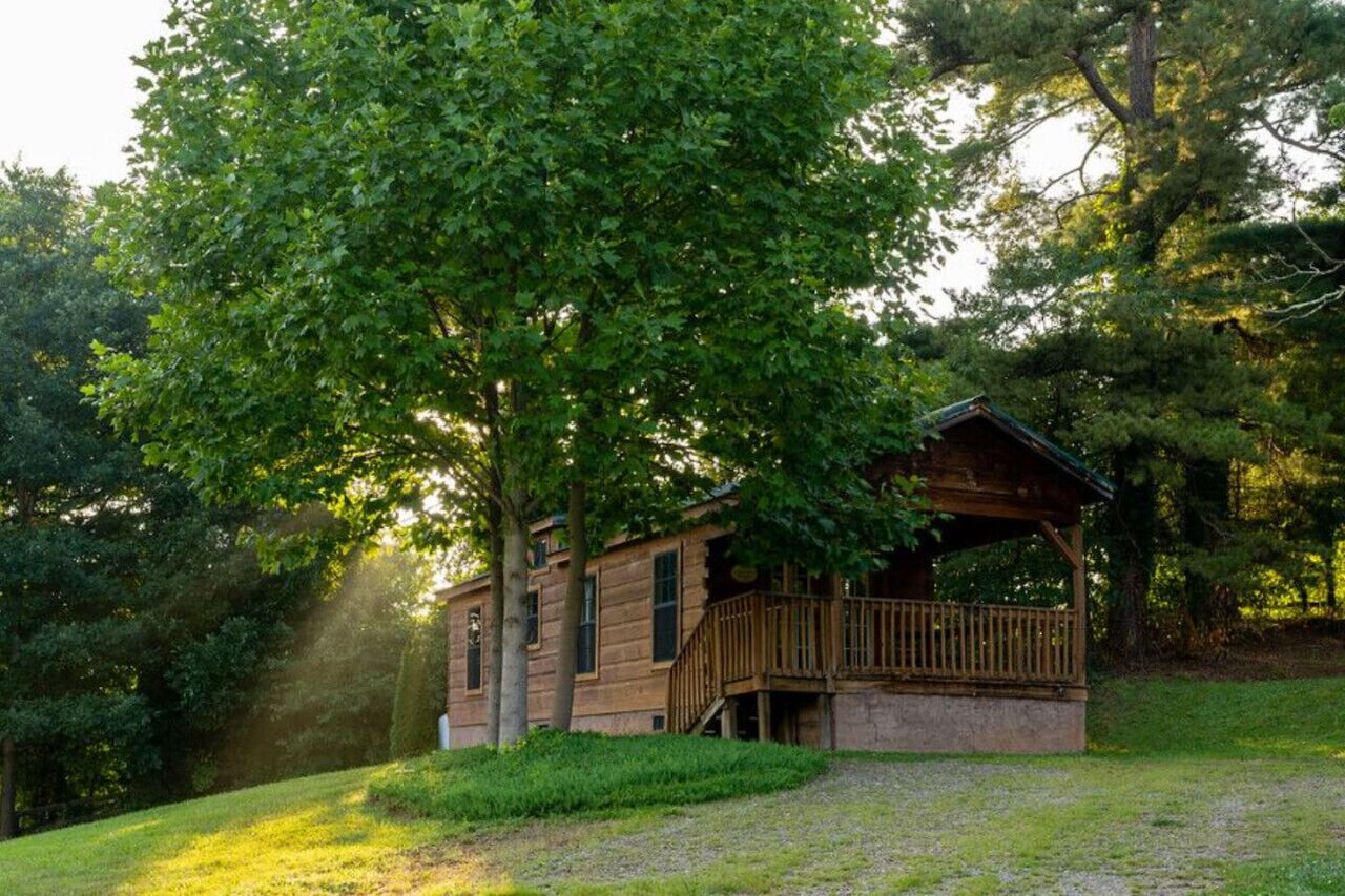 Looking Glass · Tiny House Cabin Astonishing Views on 12 Acres