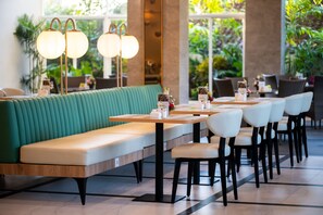 Restaurant - RV Hotel Gianyar (Gianyar)