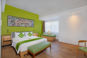 Dobbeltrom – deluxe | Skrivebord, skrivebord for bærbar PC, wi-fi (inkludert) og sengetøy