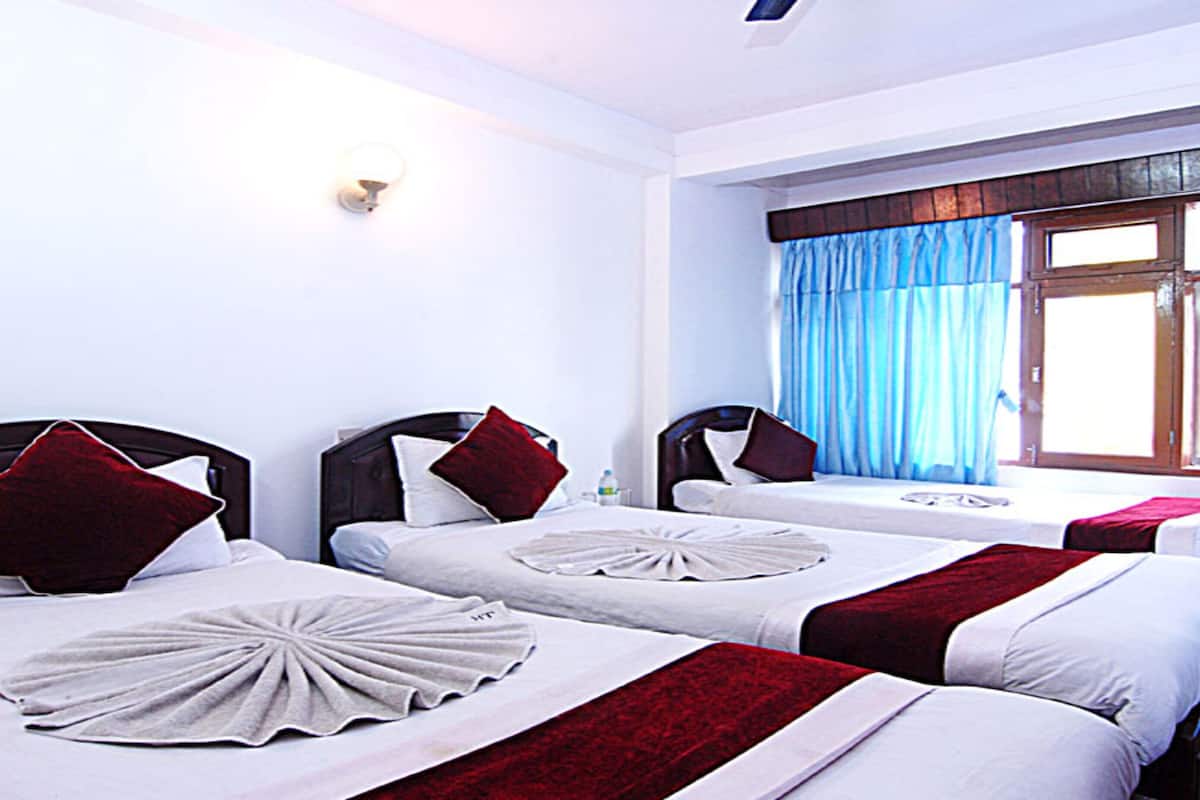 Habitación triple | Wifi gratis y ropa de cama