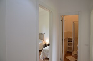 2 bedrooms, iron/ironing board, travel cot, free WiFi