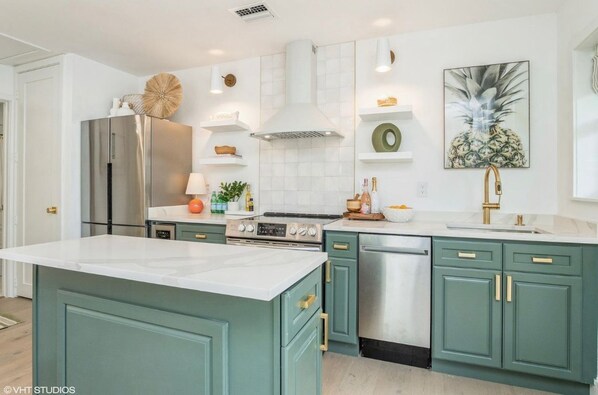 Fridge, microwave, oven, stovetop