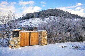 Exterior - Shangri-La Dala Pasture Hotel (Deqin)