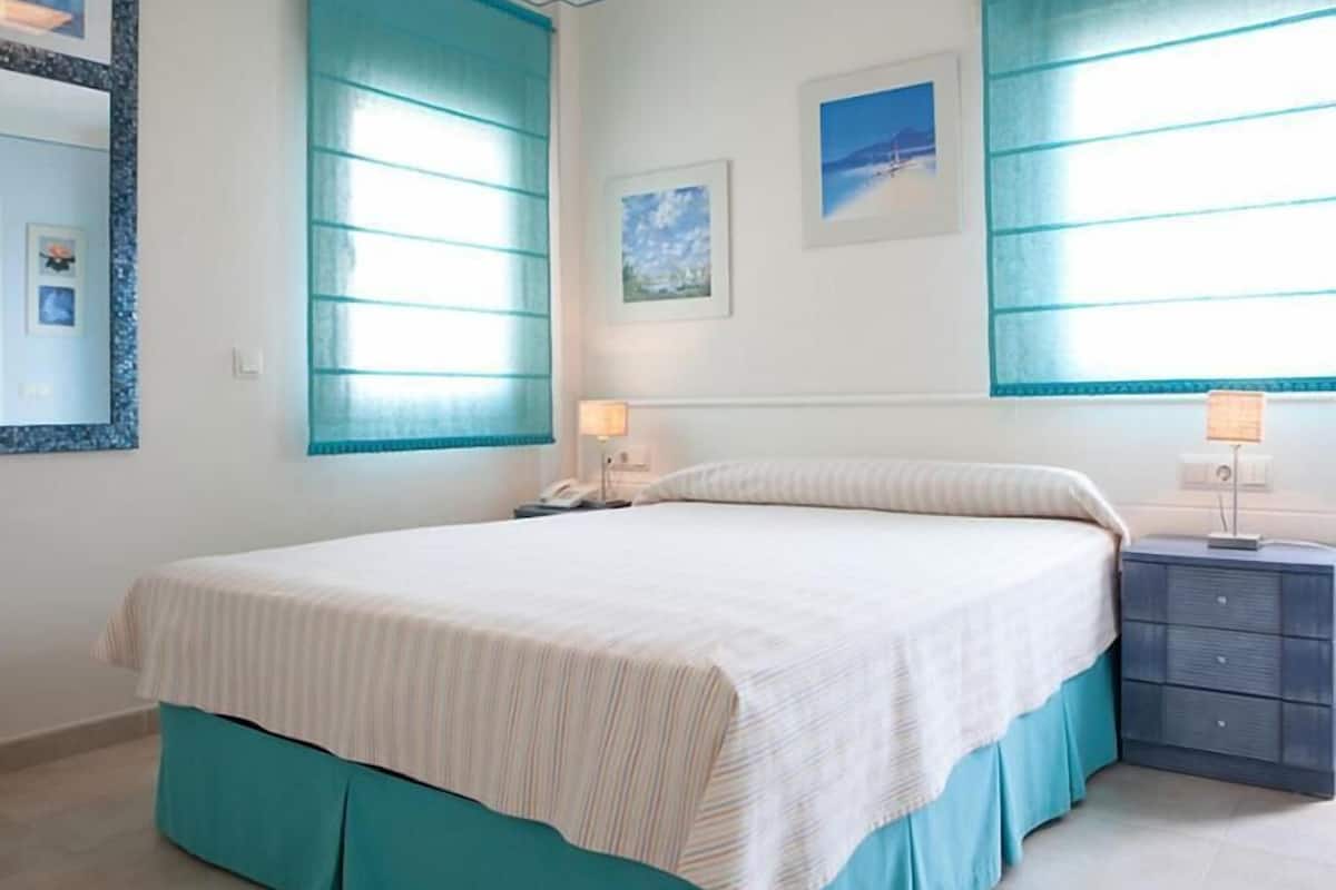 Phòng đôi hoặc 2 giường đơn Tiêu chuẩn, quang cảnh một góc biển | Bộ đồ giường cao cấp, truy cập Internet không dây miễn phí