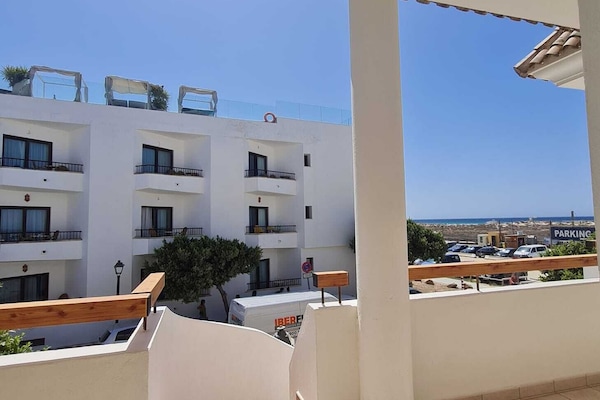 Premium bedding, free WiFi