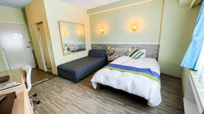 1 dormitorio, escritorio, wifi gratis y ropa de cama