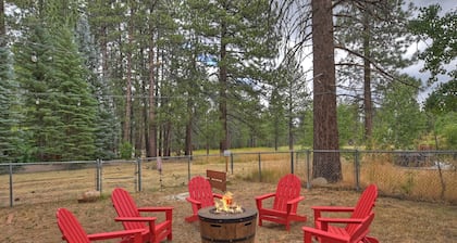 The Ginger Lodge By Destination Big Bear: Walking Distance to Meadow Park! Spa! Close to Snow Summit! Pool Table!