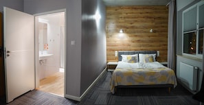 1 quarto, escrivaninha, espaço de trabalho para notebook