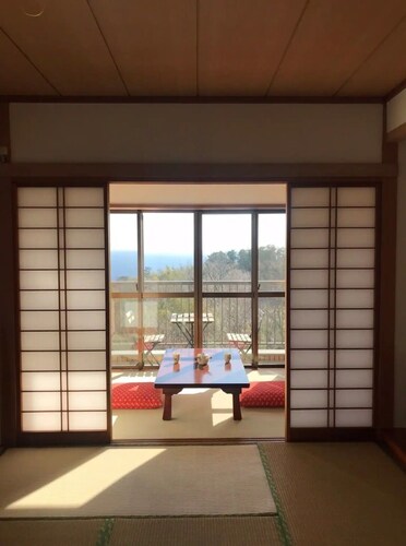 Masaya Villa waking up to the morning sun and birds singing / Ito Shizuoka