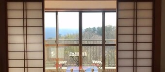 Masaya Villa waking up to the morning sun and birds singing / Ito Shizuoka