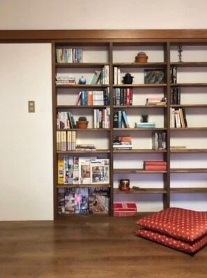 Interior - Masaya Villa waking up to the morning sun and birds singing / Ito Shizuoka (Ito)