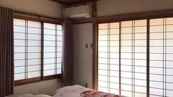 1 quarto, escrivaninha, ferros/tábuas de passar roupa, Wi-Fi de cortesia