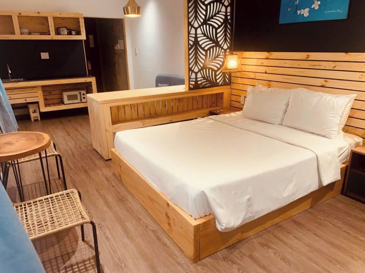 Superior One Bedroom Apartment with Balcony (Stairs Only) | Minibar, blackout curtains, free WiFi, bed sheets