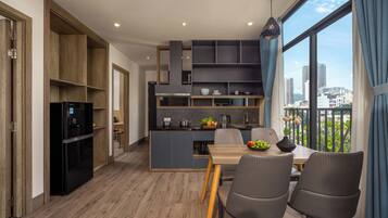 Two-Bedroom Apartment with Balcony | Ausblick vom Zimmer