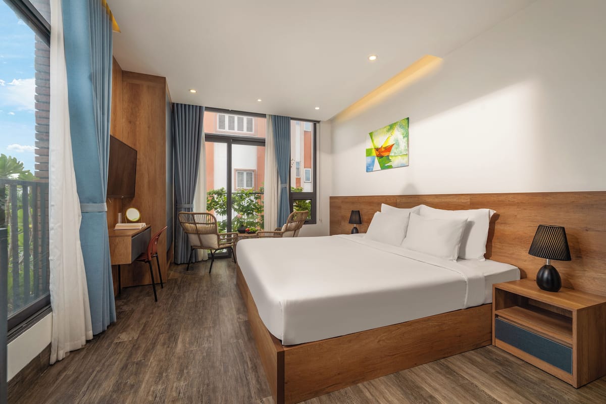 Deluxe Studio | 1 bedroom, minibar, blackout drapes, free WiFi