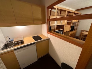 Microwave, dishwasher