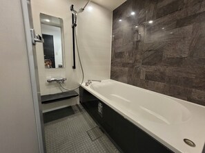 Hårføner og håndklær