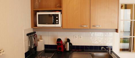 冷蔵庫、電子レンジ、食器洗い機