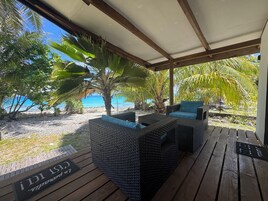 Quarto standard, vista para a lagoa | Escrivaninha, Wi-Fi de cortesia