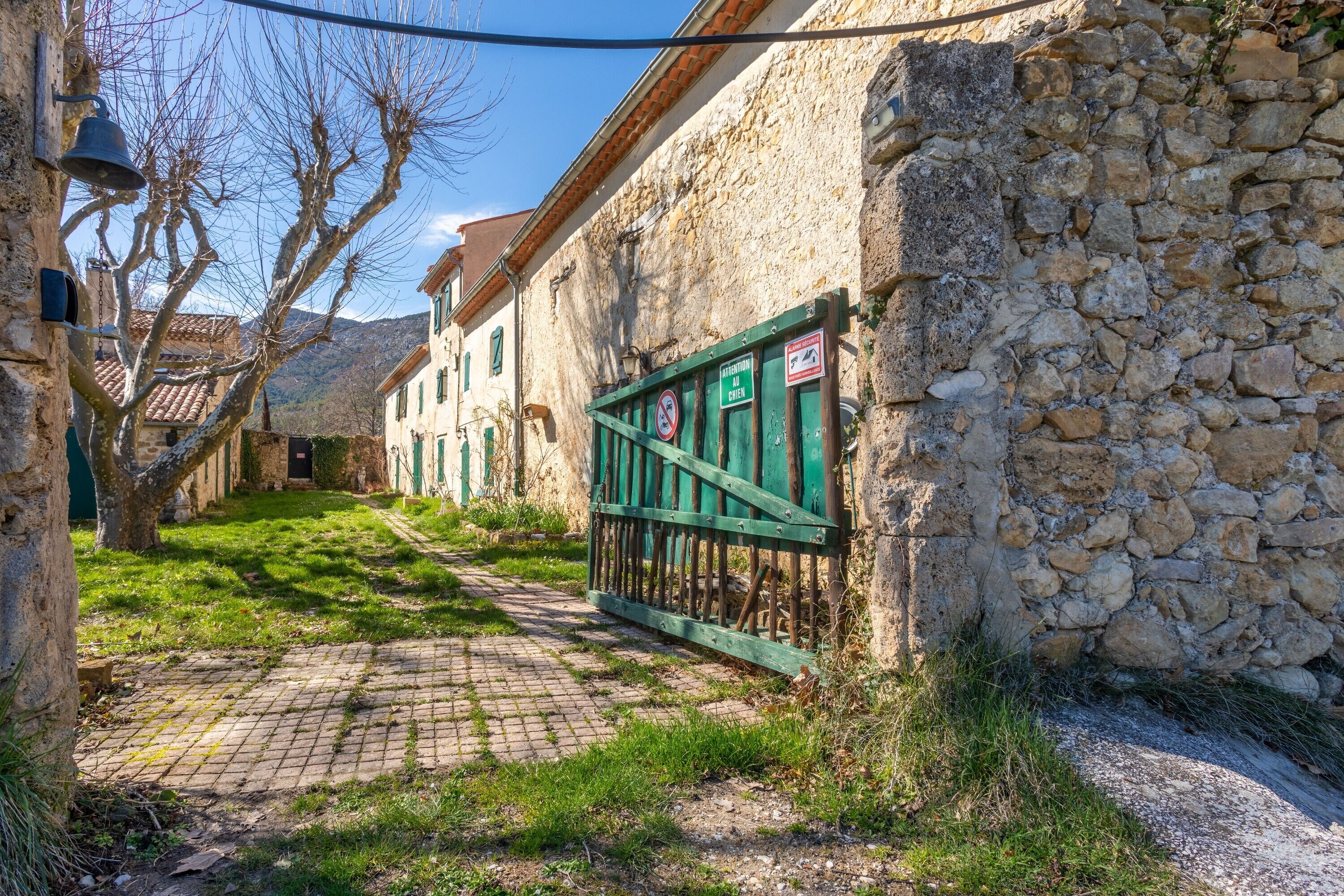 Enceinte de l’hébergement