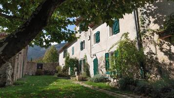 Enceinte de lâhĂ©bergement