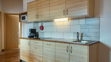 Refrigerador, microondas, parrilla de estufa y lavavajillas