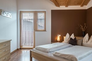 2 bedrooms, iron/ironing board, free WiFi, bed sheets - Apartment 'Solerhof Panorama' with Mountain View, Shared Garden and Wi-Fi (Laion)