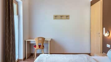 2 slaapkamers, een strijkplank/strijkijzer, gratis wifi, beddengoed