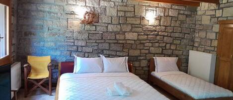 Iron/ironing board, free WiFi, bed sheets, wheelchair access