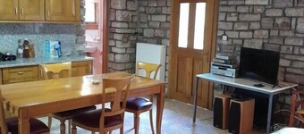 Apartamento estudio "Tsarouxi Village 2" con vistas a la montaña, terraza privada y Wi-Fi