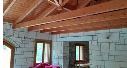 Einzimmerapartment "Tsarouxi Dorf 1" mit Bergblick, privater Terrasse und WLAN