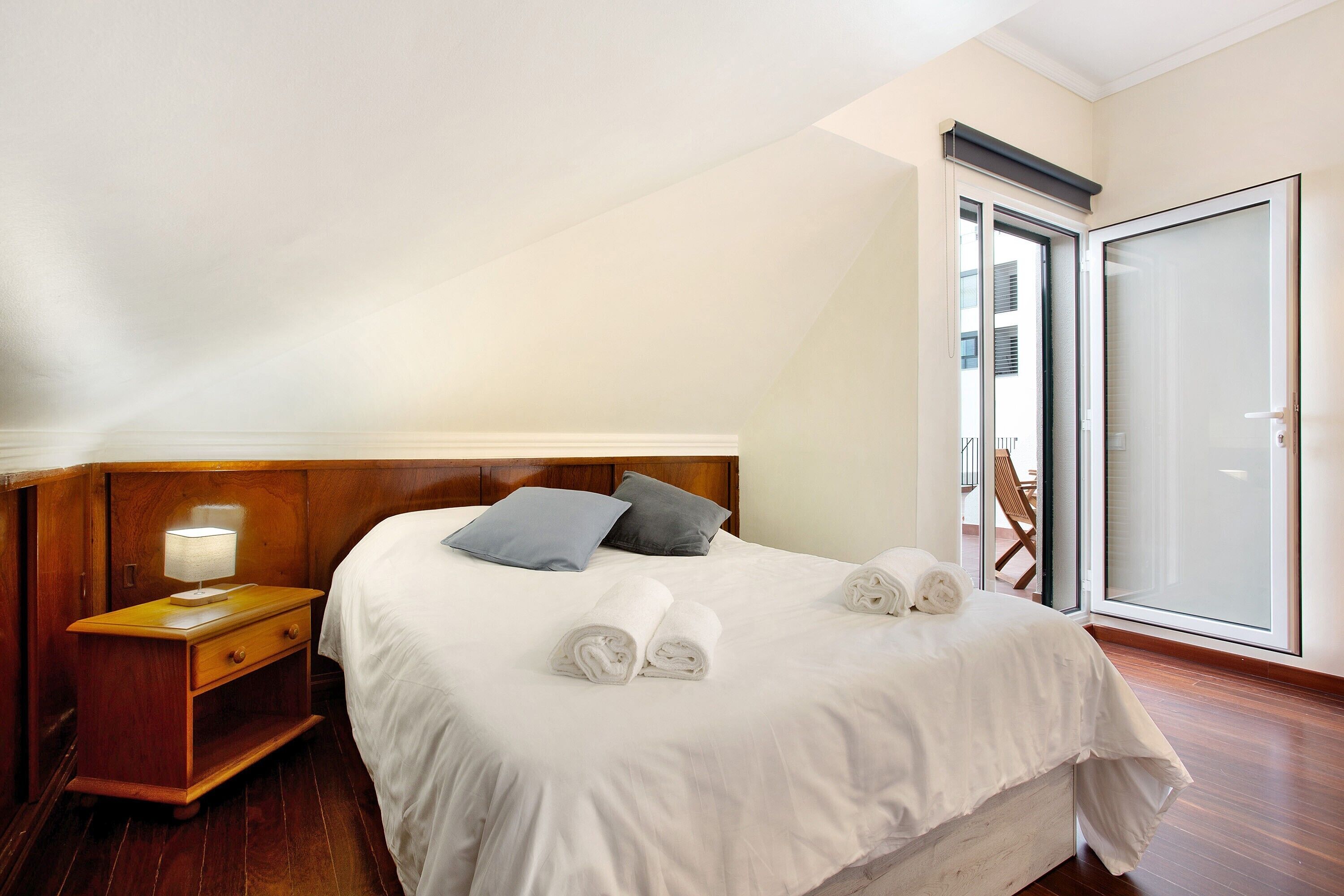 2 habitaciones, tabla de planchar con plancha y wifi gratis 