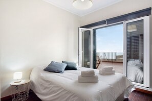 2 bedrooms, iron/ironing board, free WiFi, bed sheets - Apartment 'Vista Mar' with Sea View, Private Terrace and Wi-Fi (Funchal)