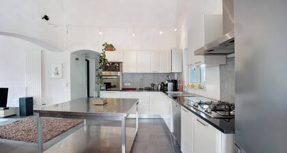 Holiday Home 'Paradies Ligurien' with Mountain View, Shared Pool and Wi-Fi