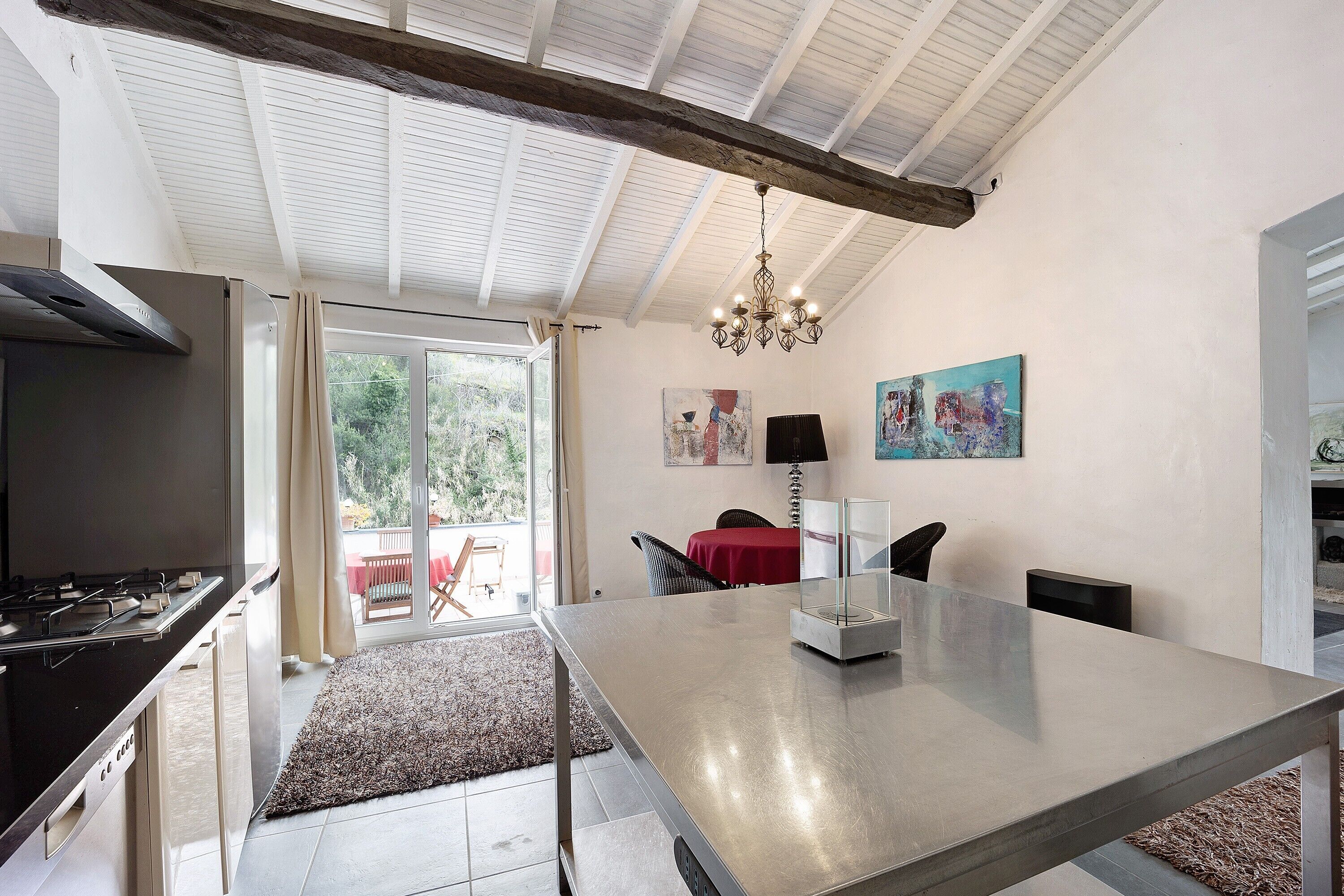 Kylskåp, mikrovågsugn, ugn och spishäll