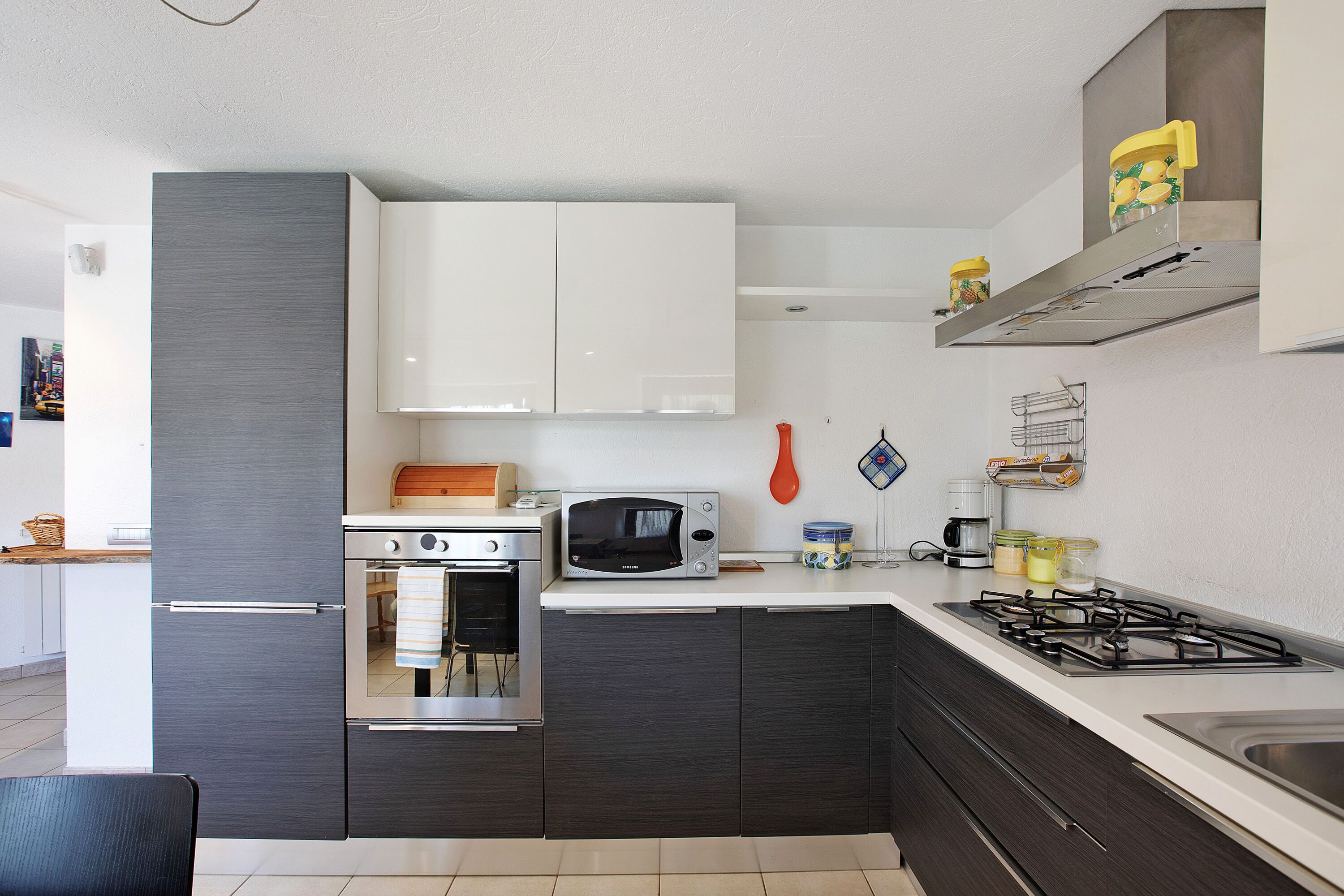 冰箱、微波炉、烤箱、炉灶